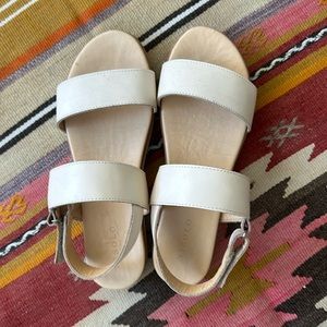 Nisolo sandals and worn once. Size 7.5
